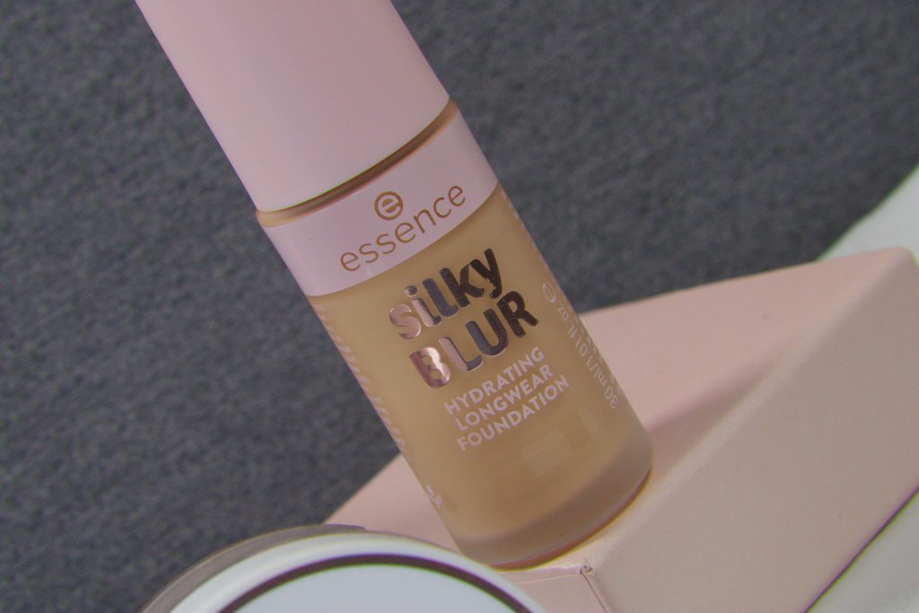 silky blur essence